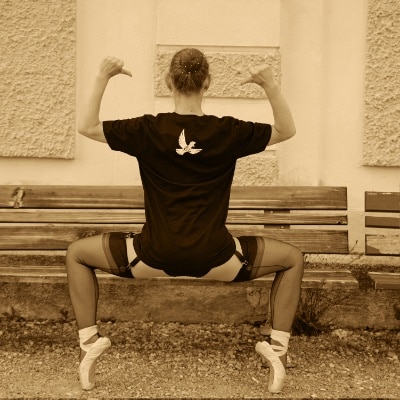 AGL Arbeitsgruppe Lobotomie Shirtpräsentation Ballerina